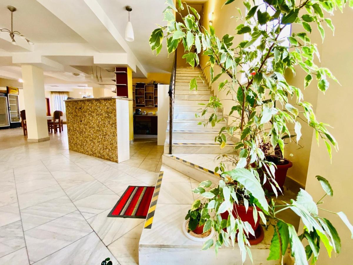 Hotel La Gradina Zalău Exterior foto